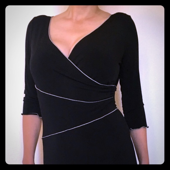 Studio M Dresses & Skirts - Studio M figure flattering black dress